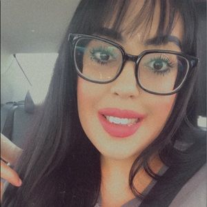 Meet your Posher, Miaa